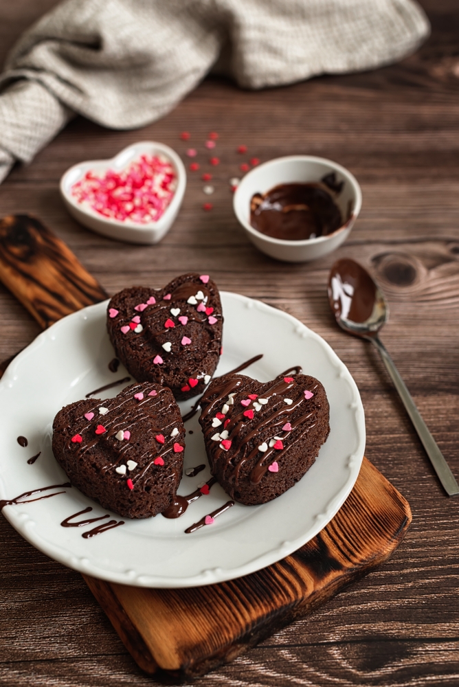 Ciasto czekoladowe w kształcie serca - Delektujemy.pl