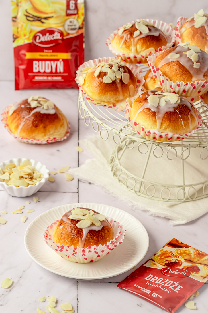 Pączki pieczone w piekarniku z budyniem