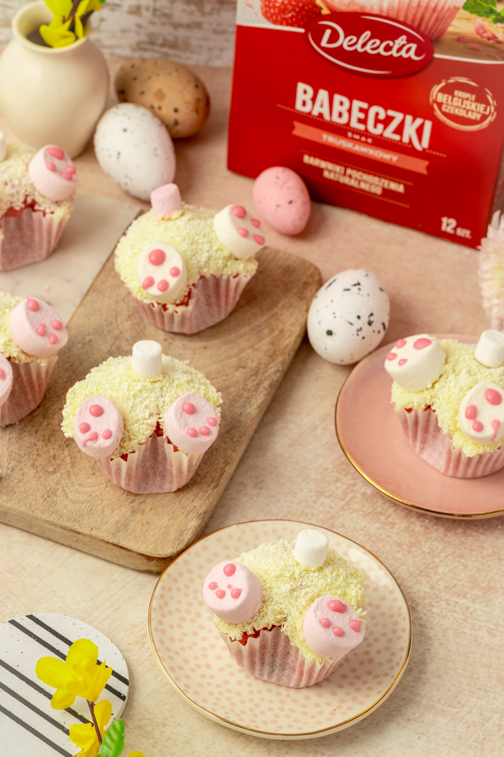 Babeczki zajączki - bunny butt cupcakes - wideo - Delektujemy.pl