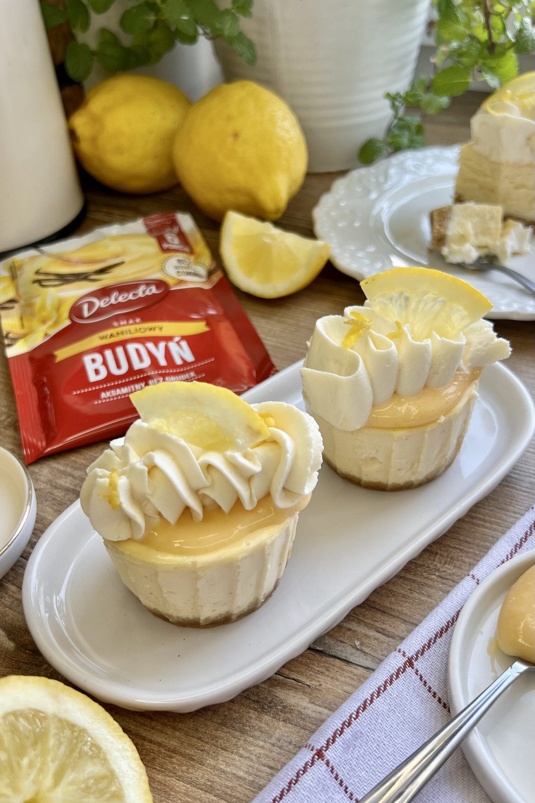 Serniczki z białą czekoladą i lemon curd - Delektujemy.pl